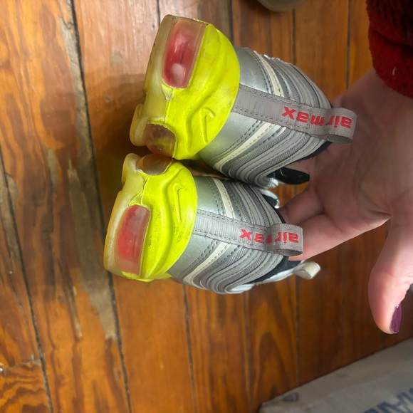 Nike Black and Neon Green Sneakers - Picture 4 of 5